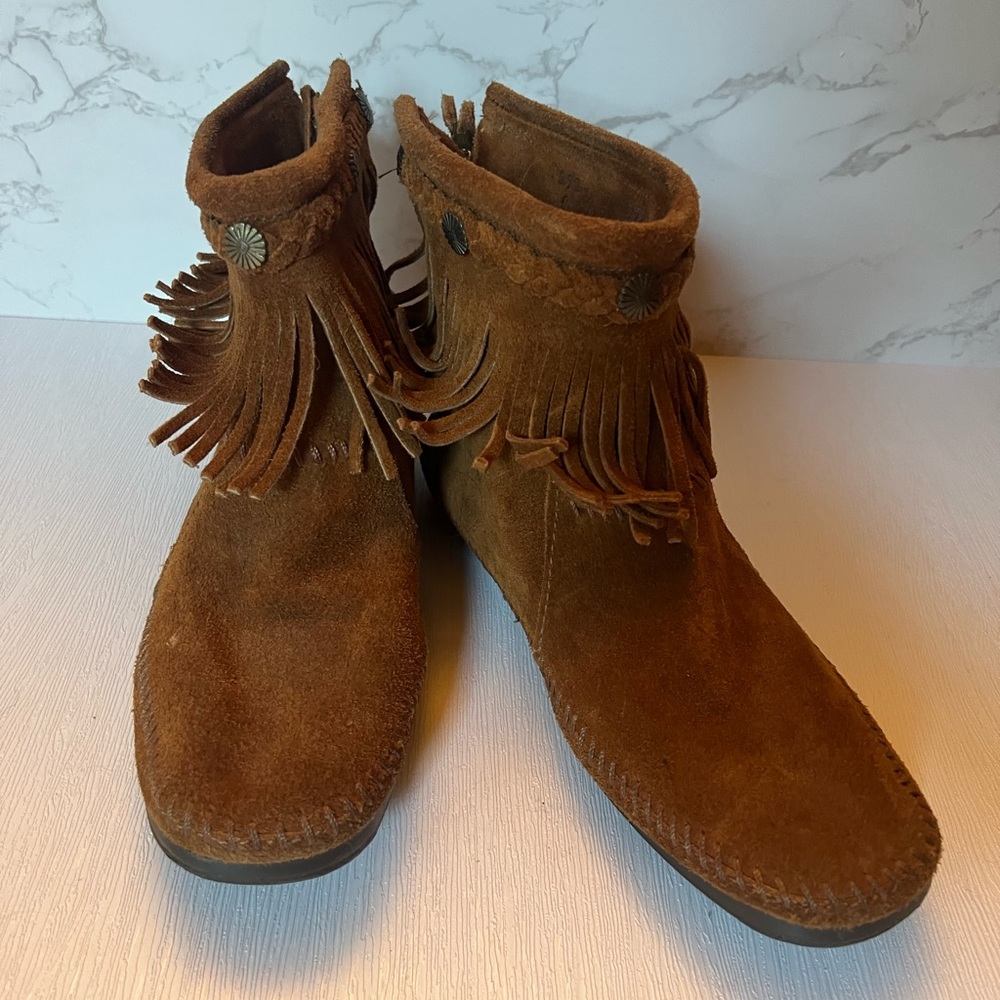 Minnetonka Back Zip Hardsole Boot